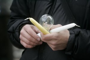 Stiprus vėjas neaplenkė ir kaimynų: tūkstančiai vartotojų Latvijoje liko be elektros 