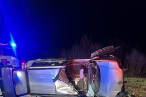 Tragedija Alytuje – rastas apvirtęs automobilis su mirusiu vairuotoju: įtariama, kad vyrui sutriko sveikata