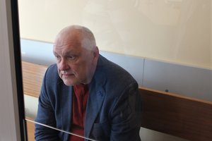 Teismas: buvęs advokatas A. Surblys pagrįstai nuteistas už prekybą poveikiu