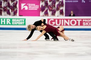 Lietuvos čiuožėjų startai Rumunijoje sužibo dviem aukso medaliais