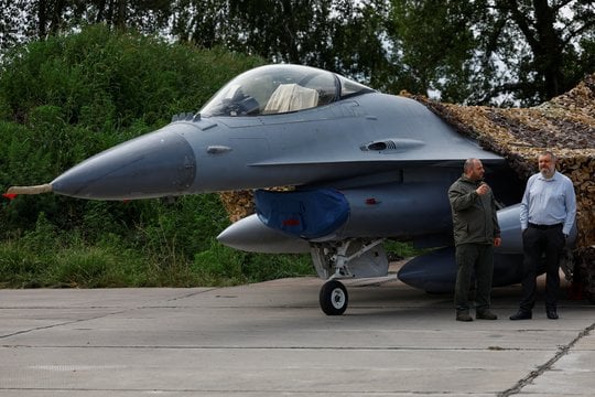 Ukrainos naikintuvas F-16.