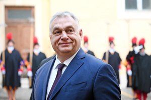 Vengrijos parlamentas priėmė V. Orbano partijai palankias rinkimų įstatymo pataisas