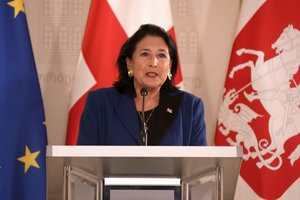 S. Zurabišvili kalbėjo Europos Parlamente: ES negali sau leisti pralaimėti Sakartvele