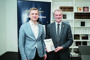 „Mažojo princo“ kolekcininkas pasaulyje itin populiarų kūrinį prakalbino ir žematiškai