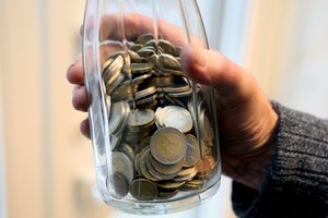 Euro zonos infliacija lapkritį šiek tiek sumažėjo