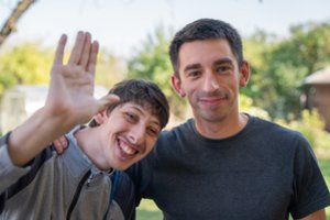 Žmonėms su intelekto negalia siekia padėti gyventi orų gyvenimą