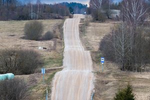 Siūlo didinti finansavimą vietinės reikšmės keliams