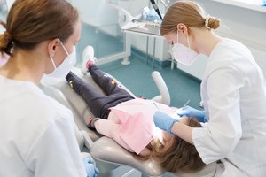 Ligonių kasos skelbia ilgai lauktą pokytį: ortodontinės pagalbos vaikai sulauks greičiau