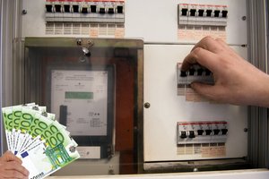 Prognozuoja, kiek kitąmet mokėsime už elektrą: turi gerų žinių