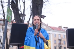 Nukentėjusysis O. Šurajevo byloje tvirtina buvęs užpultas komiko gerbėjų