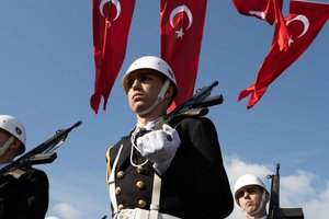 Turkija nenutrauks karinių veiksmų Sirijoje, kol kurdų kovotojai „nusiginkluos“