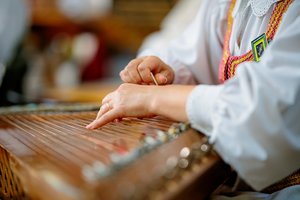 Seimas pakoregavo 2026 metų Lietuvai svarbių datų kalendorių: įtrauktas pirmojo kanklių ansamblio įkūrimas