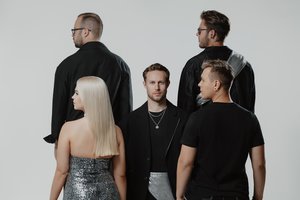 Violončelės virtuozas J. Kulikauskas pristato naują albumą „Origin“: tai – simfoninė šokių muzikos ekstazė