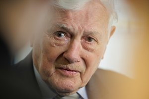 Švenčių išvakarėse – jautrus V. Adamkaus linkėjimas Lietuvai