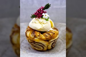 Lengvai pagaminamas desertas: gardžiausias dar šiltas, burnoje tiesiog ištirps su šaltais ledais 