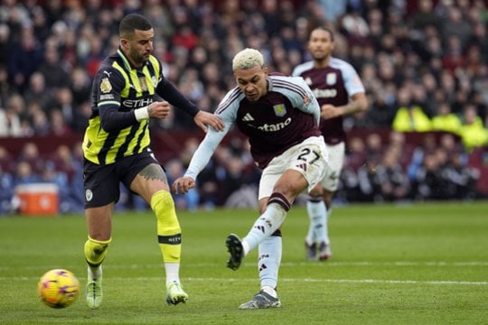 „Manchester City“ košmaras nesibaigia: pralaimėta ir „Aston Villa“ futbolininkams