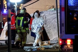 Tarp išpuolio Magdeburgo kalėdinėje mugėje aukų – devynerių metų vaikas