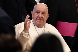 Susirgęs popiežius Pranciškus sekmadienį Angelo maldą ves nuotoliniu būdu