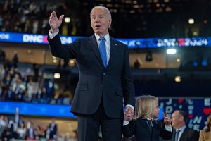 Joe Bidenas išpuolį kalėdinėje Magdeburgo mugėje pavadino „niekingu ir tamsiu įvykiu“