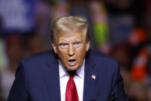 D. Trumpas pagrasino susigrąžinti Panamos kanalo kontrolę