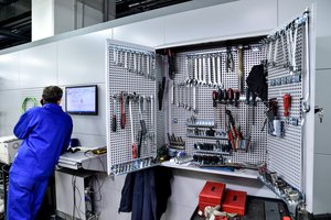 Mechanikas paragino vairuotojus niekada nepirkti naudoto automobilio su tokiu gedimu