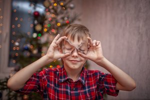 Kai šventes lydi iššūkiai: kaip padėti autizmo spektro sutrikimą turintiems vaikams?