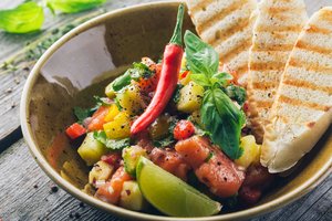 Pasaulio virtuvių įkvėptas lašišos receptas: nustebins svečius, įneš naujų skonių