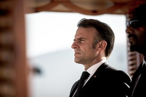 E. Macronas paskyrė buvusią premjerę E. Borne dirbti švietimo ministre naujajame ministrų kabinete
