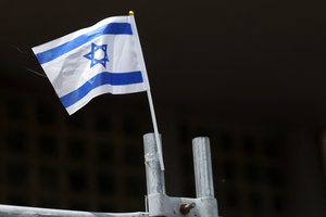 Izraelyje mirė buvusi „Hamas“ įkaitė