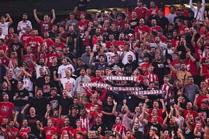Liūtis užtvindė „Olympiakos“ namus