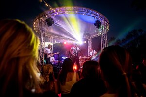 Savo darbuotojų linksmybėms dalis įmonių lėšų negaili: kai kurių kaštų kainos kilo kone perpus