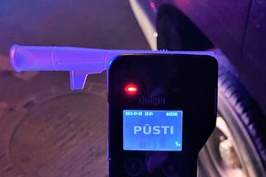 Medininkų punkte pasieniečiai sulaikė vilkiką vairavusį girtą baltarusį