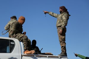 Sirijos šiaurėje – mūšiai tarp proturkiškų ir kurdų pajėgų