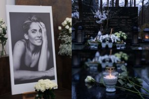 Metinių vakarą ant Agnės Jagelavičiūtės kapo rusena žvakės: jį papuošė ir balti gėlių žiedai