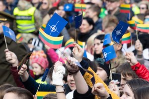 Maždaug trys iš keturių Lietuvos gyventojų pasitiki NATO, rodo „Baltijos tyrimų“ atlikta visuomenės nuomonės apklausa.