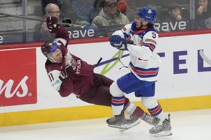 Po pergalės svaigulio – kritimas ant ledo: Latvijos jaunimas gavo amerikiečių meistriškumo pamokų