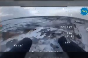 Ukrainiečiai patobulino dronus: tokio jų panaudojimo pasaulis dar nematė