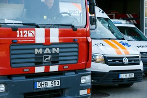 Kaune į garažo duobę įkritęs vaikinas neteko sąmonės – jį gelbėjo ugniagesiai ir medikai