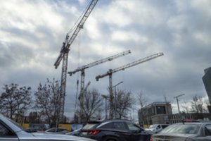 Valstybės kontrolė: Lietuvos ekonomika kitąmet augs sparčiau, geopolitika kels žaliavų kainas