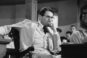 Kino teatruose – vienas svarbiausių XX a. kino istorijos kūrinių „Nežudyk strazdo giesmininko“