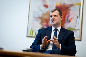 G. Paluckas apie kabelių jūros dugne nutraukimą: grėsmes regione suvaldyti Baltijos ir Skandinavijos šalys sieks bendrai