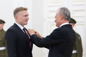 Prezidentūroje padėkota Paryžiaus žaidynių medalių laimėtojams – įteikti valstybiniai apdovanojimai