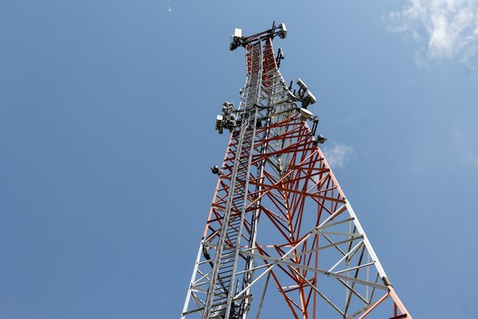 Įtariamas sabotažas: Prancūzijoje 800 000 žmonių liko be mobiliojo ryšio