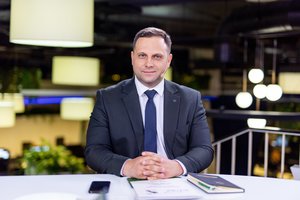 Žemės ūkio ministras I. Hofmanas perleido 250 ha ūkį mamai