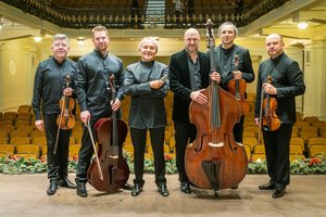 Naujametį Čiurlionio kvarteto koncertą nuspalvino italų lūpinės armonikėlės virtuozas Gianluca Littera