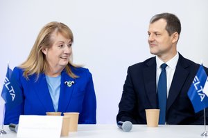 G. Paluckas neatsako, ar dalyvaus LSDP pirmininko rinkimuose, ir mįslingai kalba apie V. Blinkevičiūtę