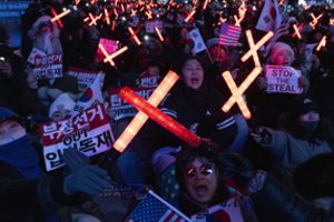 Pietų Korėjos tyrėjai žada įvykdyti Yoon Suk Yeolo arešto orderį