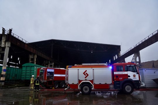 Po gaisro Kaune – įspėjimas apie pavojingus dūmus: rekomenduojama neiti į lauką