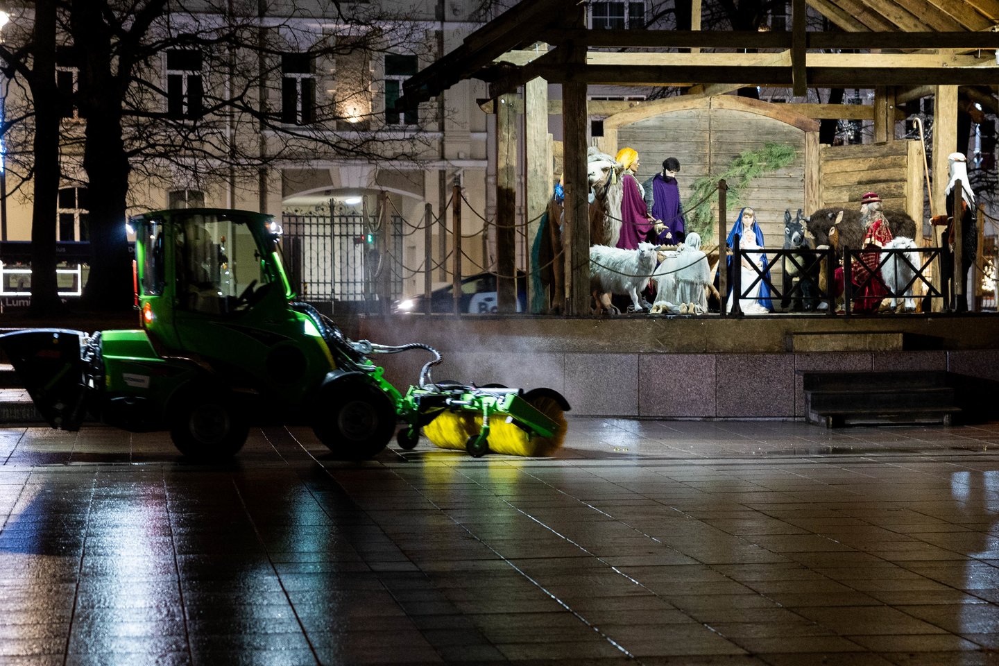 Tvarkoma Vilniaus Katedros aikštė.<br>T.Bauro nuotr.