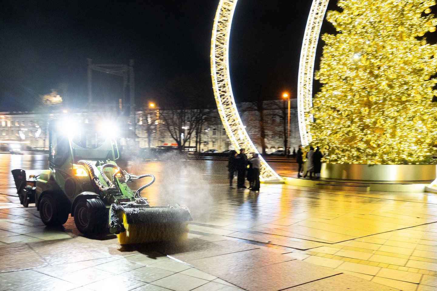Tvarkoma Vilniaus Katedros aikštė.<br>T.Bauro nuotr.